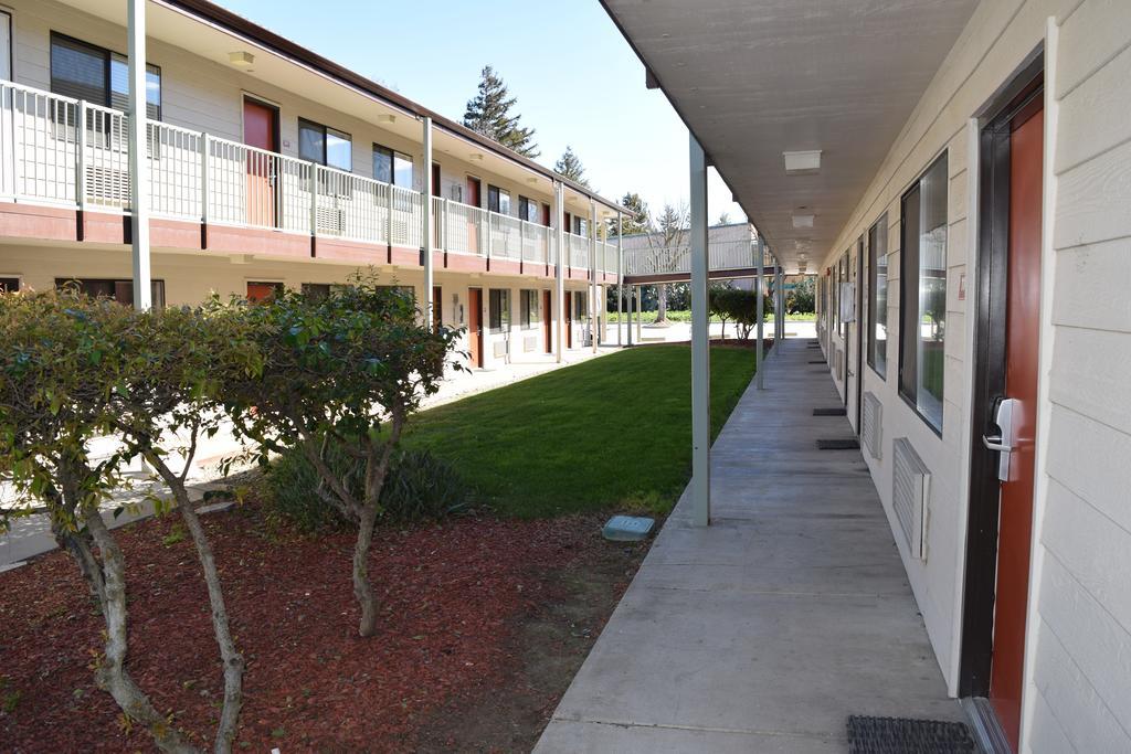 Valley Oaks Inn Woodland Exterior foto